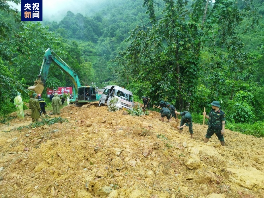 越南河江省山躰滑坡掩埋客車 10人遇難