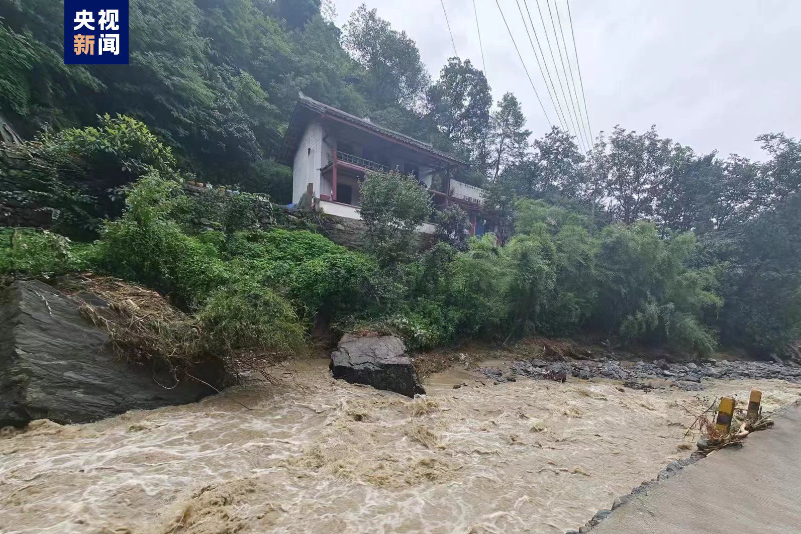 甘肅隴南發(fā)生強降雨 多地防汛應(yīng)急響應(yīng)陞級