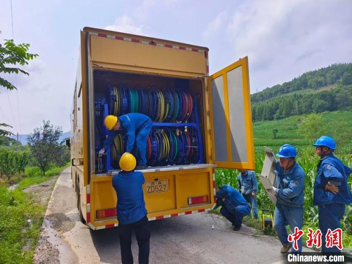 吉林蛟河市遭遇強(qiáng)降雨 1萬(wàn)人受災(zāi)緊急轉(zhuǎn)移