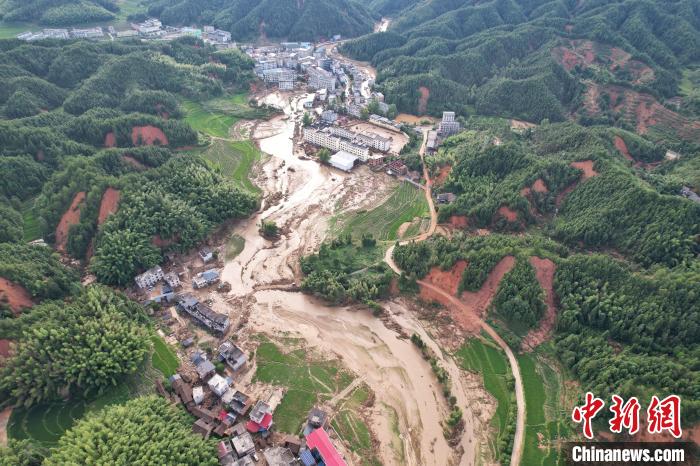 湖南資興市連續(xù)暴雨災(zāi)情嚴(yán)重