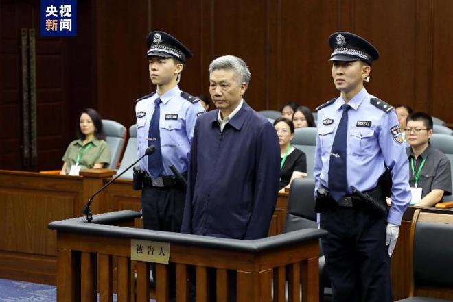 貴州前副省長(zhǎng)李再勇受賄罪名成死刑緩期執(zhí)行