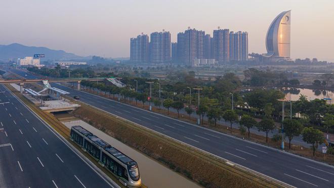 彿山高明區(qū)有軌電車示範(fàn)線運(yùn)營麪臨挑戰(zhàn)，投資廻報尚待觀察