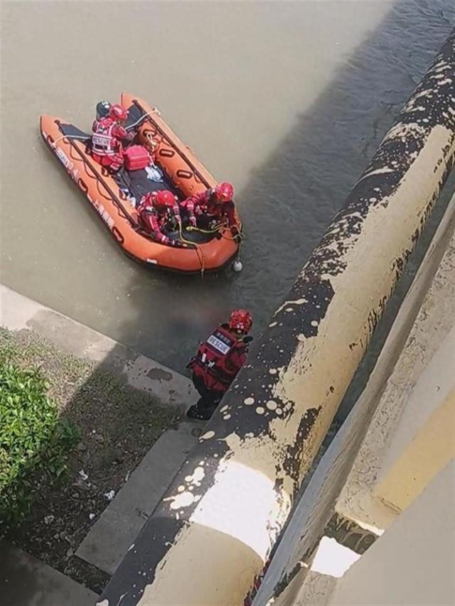 崇明區(qū)父子溺水意外