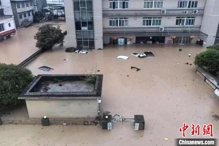 雅安市降雨持續(xù) 建議廣大群衆(zhòng)防範次生災害